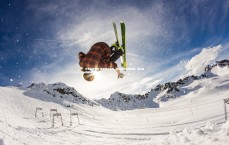 乐竞体育官网-绿茵烽火再燃，欧陆豪强激情碰撞，巅峰绝弈撼动世界